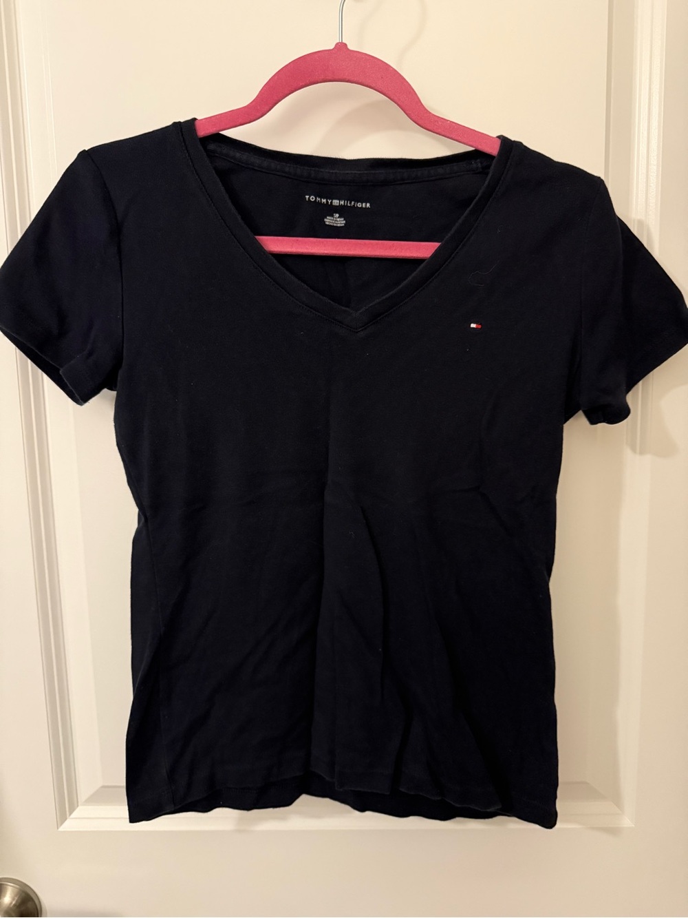 🍁 Tommy Hilfiger Navy V-Neck Short Sleeve Tee with Logo